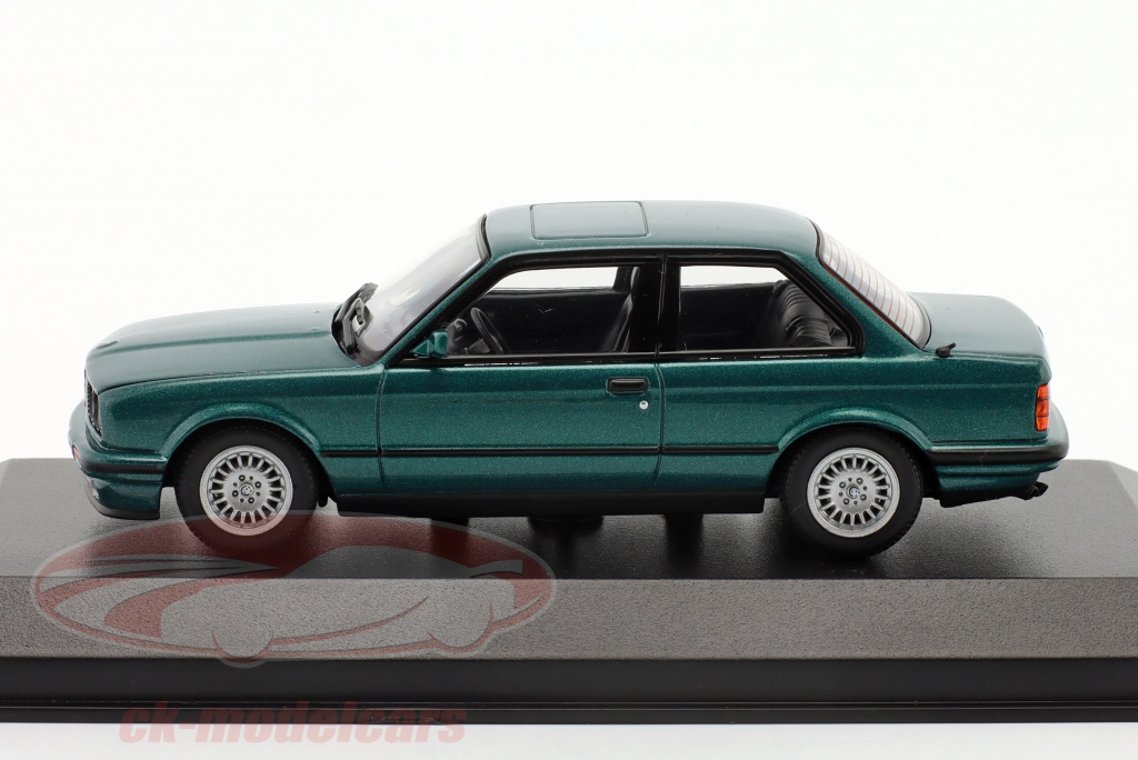 BMW e30 3er-Reihe 1989 green met. diecast model car 940024002 Maxichamps  1:43
