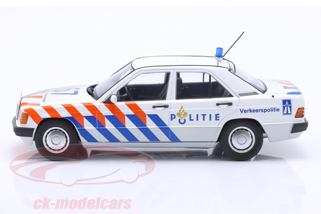 Triple9 1:18 Mercedes-Benz 190 (W201) politie Nederland 1993 wit