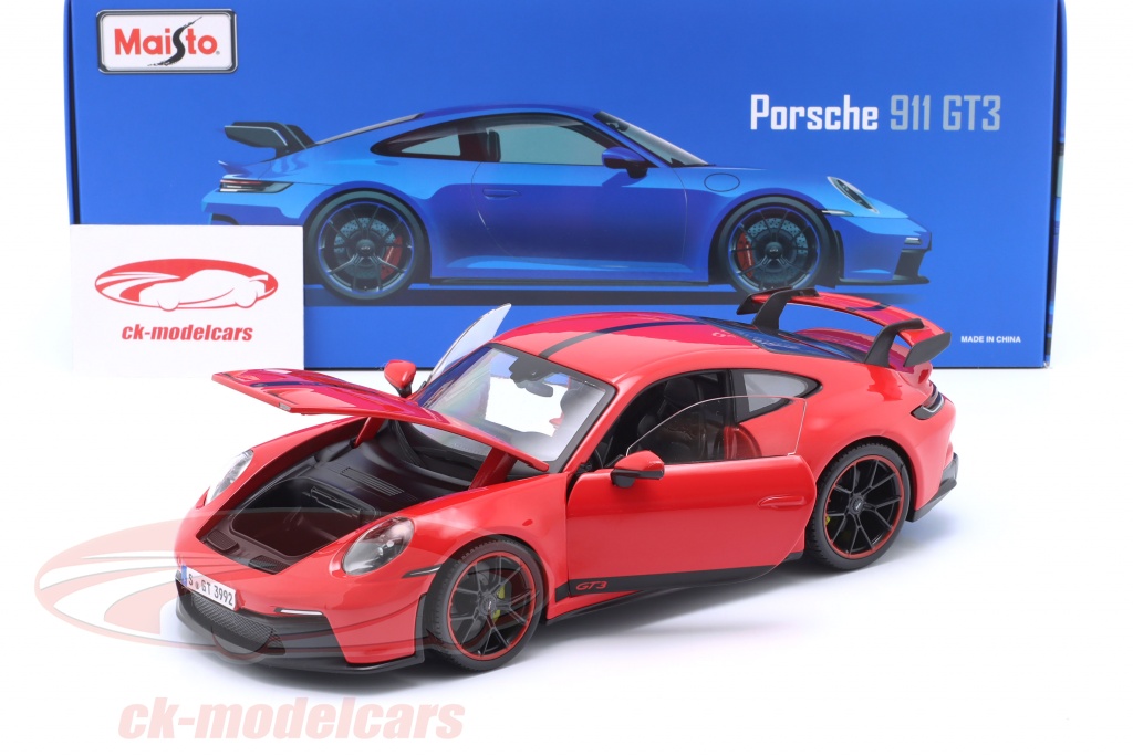 MAISTO - Porsche 911 GT3 2022 - Voiture Miniature 1/18 - Noire avec Bande -  Voiture de Collection - Joué Enfant - Reproduction Détaillée A l'échelle -  Idée Cadeau : : Jeux et Jouets
