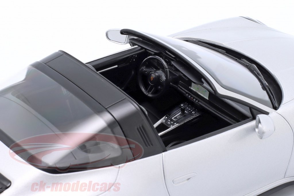 Minichamps 1:18 Porsche 911 (992) Targa 4 GTS year 2021 GT silver 