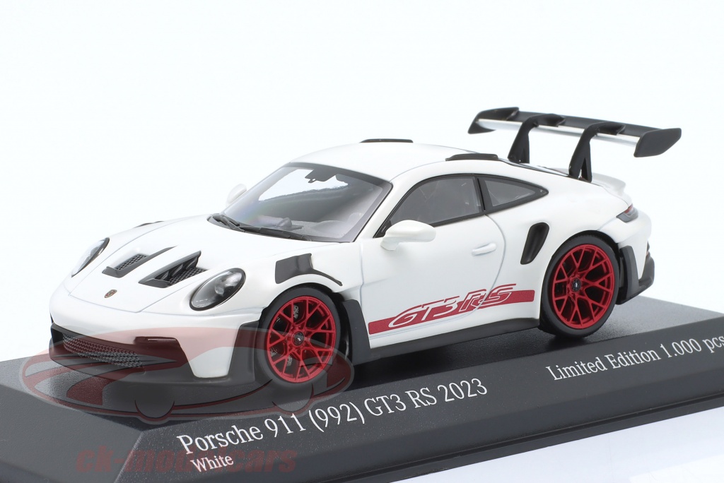 Minichamps 1:43 Porsche 911 (992) GT3 RS 2023 white / red rims 