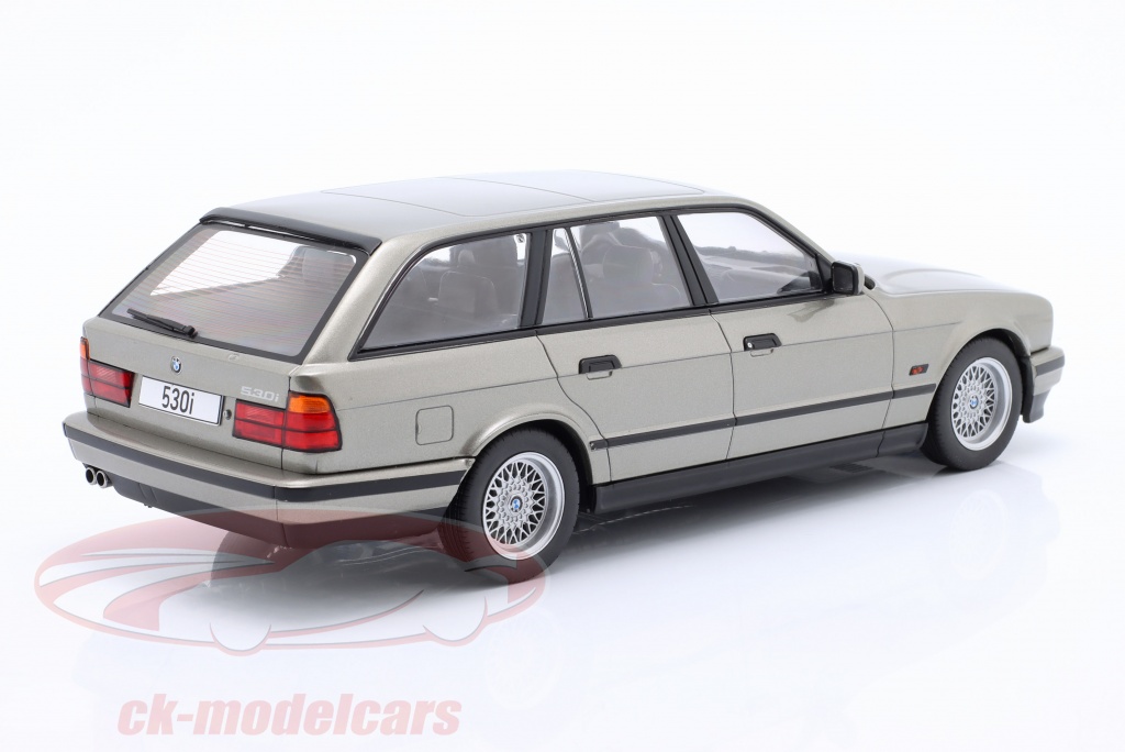 Modelcar Group 1:18 BMW 530i (E34) Touring year 1991 Gray metallic 