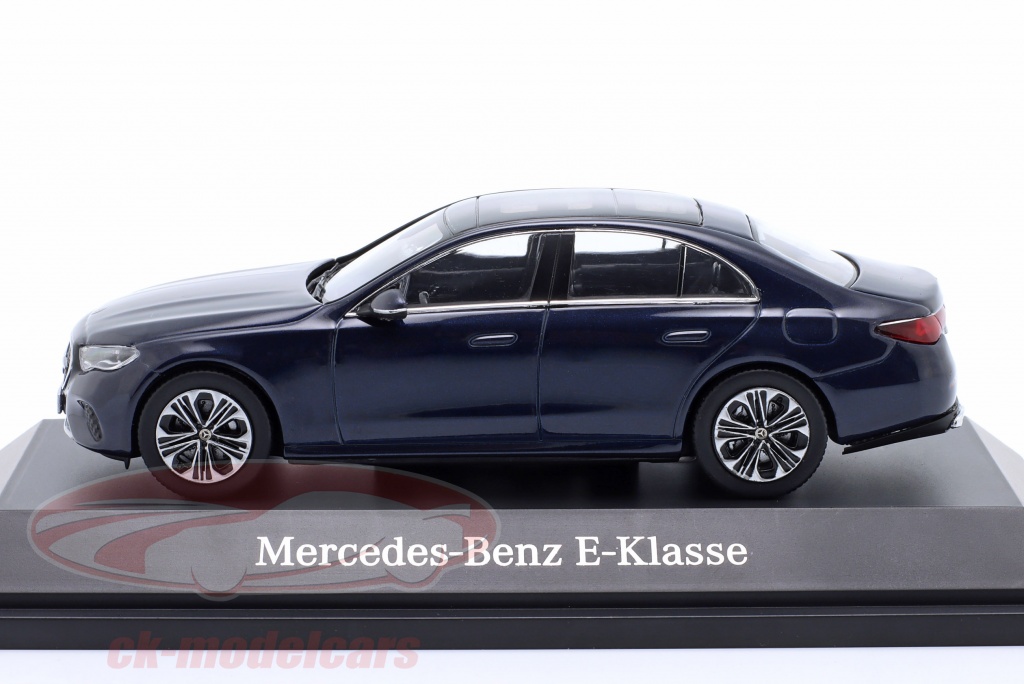 Norev 1:43 Mercedes-Benz Eクラス リムジン (W214) 建設年 2024 航海の青 B66961117 モデル 車  B66961117