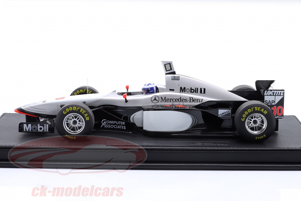 GP Replicas 1:18 D. Coulthard McLaren MP4/12 #10 Winner Australia 