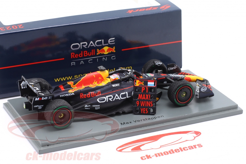 Spark 1:43 M. Verstappen Red Bull RB19 #1 勝者 オランダの GP 式 1 