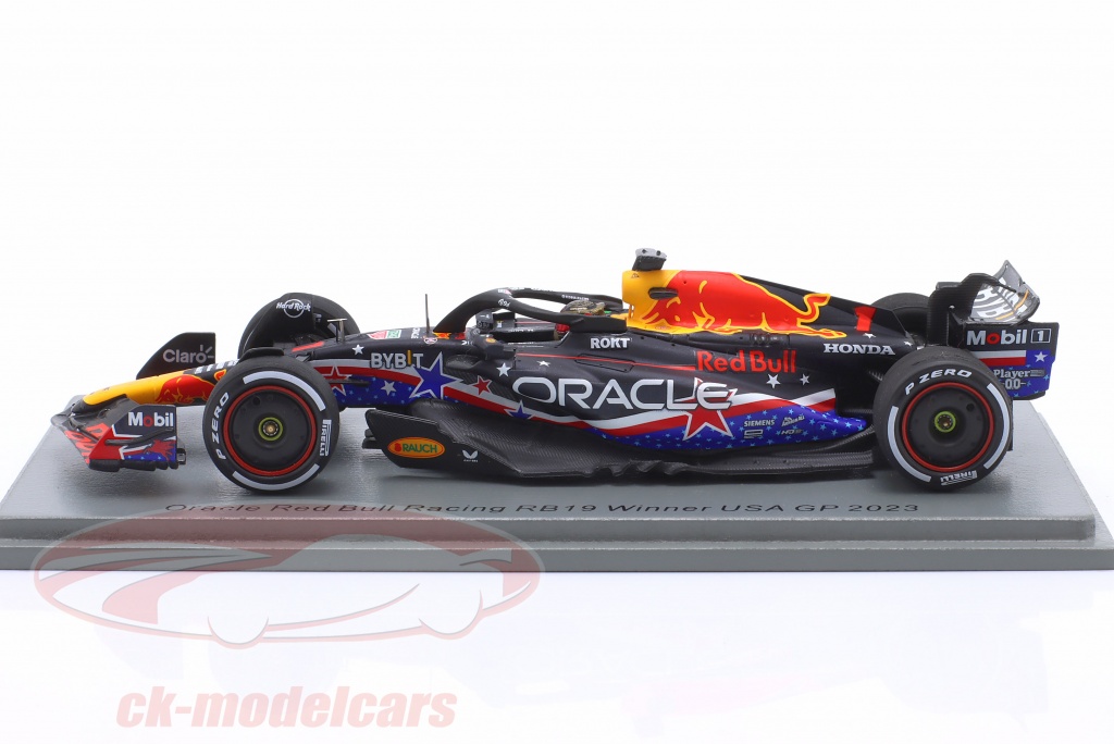Spark 1:43 M. Verstappen Red Bull RB19 #1 勝者 USA GP 式 1 世界チャンピオン 2023 S8915  モデル 車 S8915 9580006989154