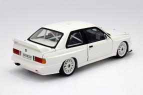 Sondermodell BMW M3 Plain Body 1992 Maßstab 1:18