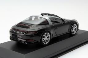 model car Porsche 911 991/II Targa von Herpa scale 1:43