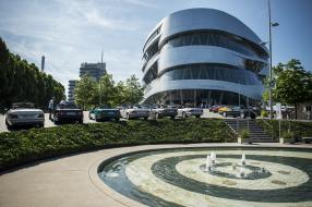 Mercedes-Benz Museum Jubiläum mit E-Klasse