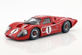 miniatures Ford GT40 Mk. IV No. 1 winner Le Mans 1967 1:18
