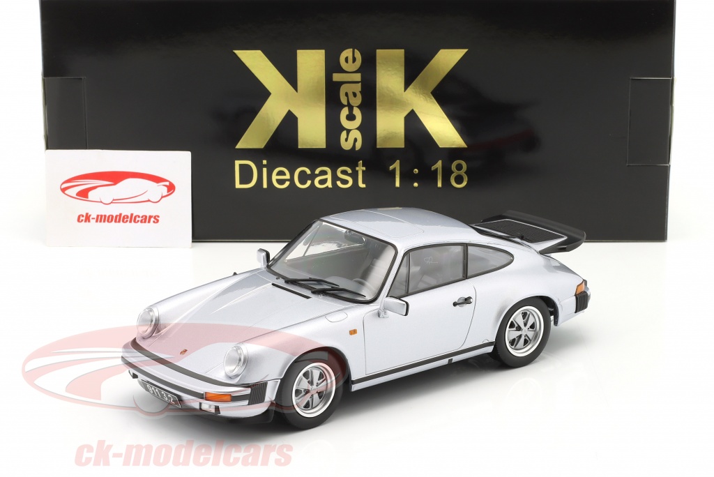 KK-Scale 1:18 Porsche 911 カレラ Coupe 3.2 1988 250.000 と リア